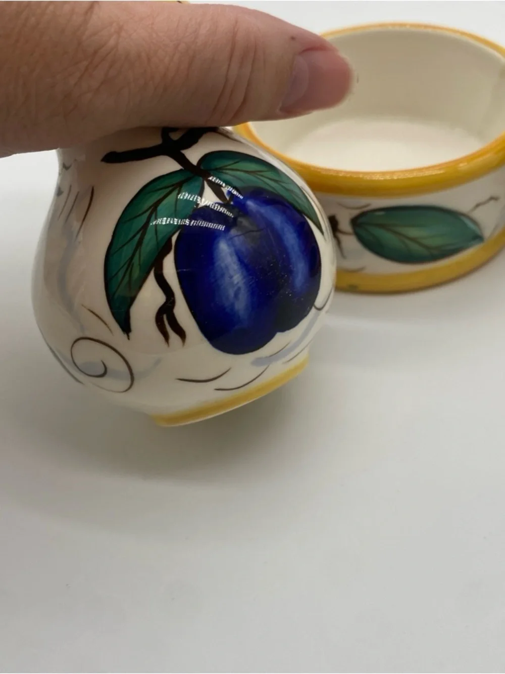 Salt and pepper shakers with caddie - Picture 4 of 10